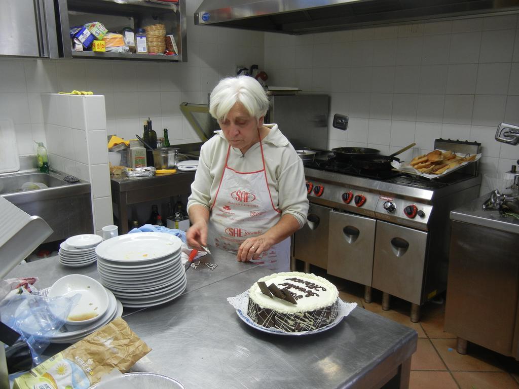 Farneto La Colombarola Agriturismo מראה חיצוני תמונה