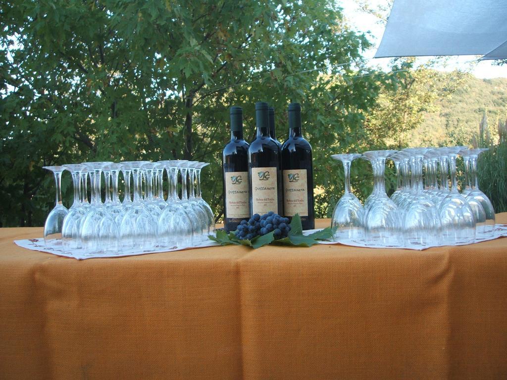 Farneto La Colombarola Agriturismo מראה חיצוני תמונה