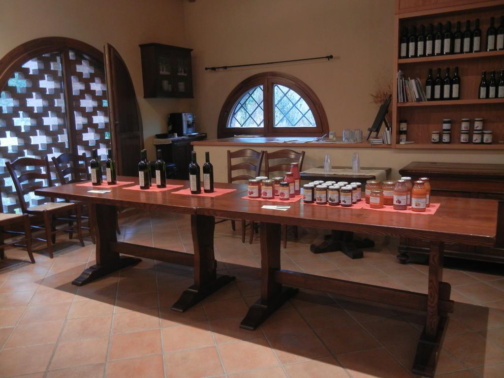 Farneto La Colombarola Agriturismo מראה חיצוני תמונה